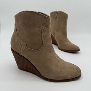 Lucky Brand Wadier Tan Suede Leather Wedge Boot Size 7.5 M